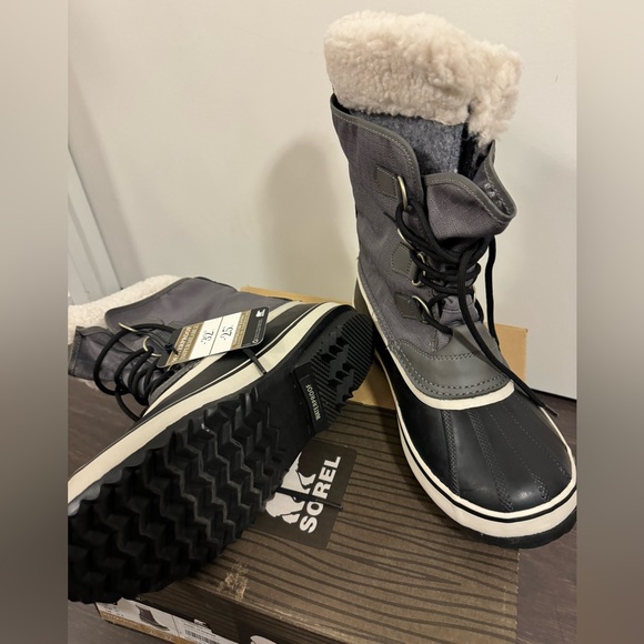 NWT - Sorel Winter Boots - Picture 4 of 8